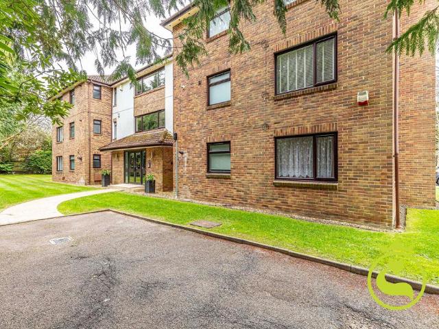 Flat for sale in Branksome Park, Poole