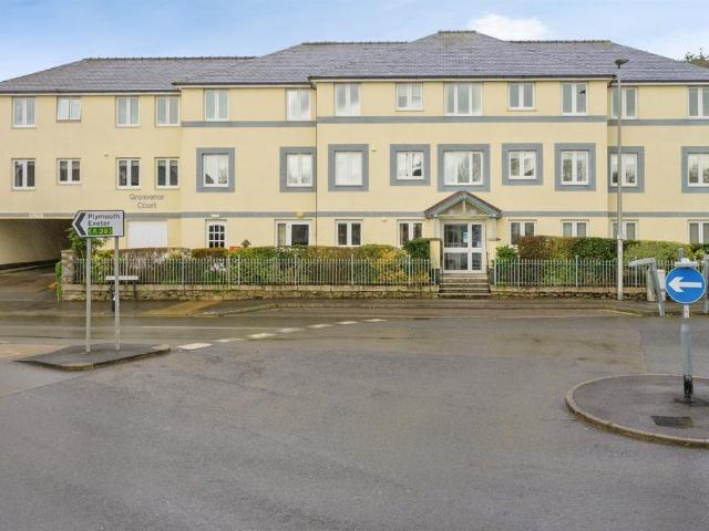 Flat for sale in Strode, Devon