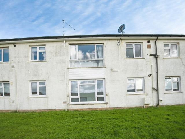 Flat for sale in Bridgend, Wales