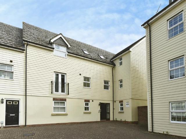 Flat for sale in Haydon End, Abbey Mead