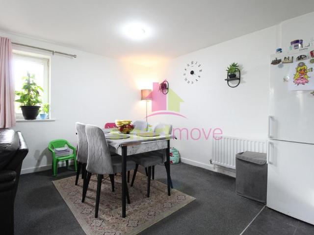 Flat for sale in Little Heath, Greater London