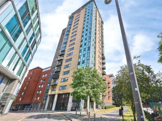 Flat for sale in Stratford Marsh, Greater London