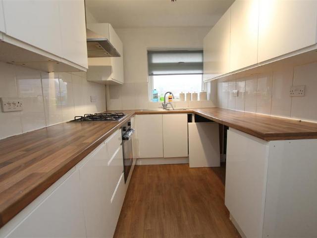 Flat for sale in Fair Oak and Horton Heath, Helford