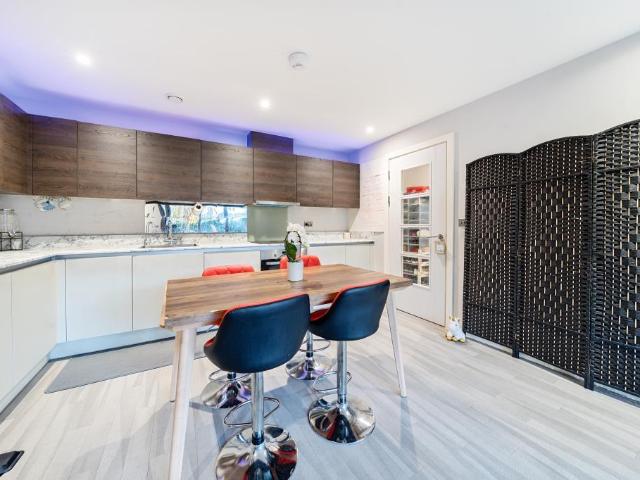 Flat for sale in Slough, Isle Of Man
