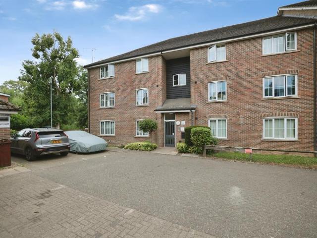 Flat for sale in Chesham