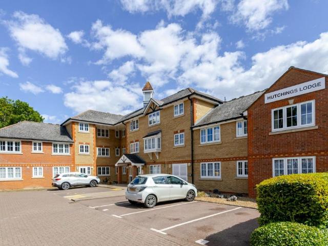 Flat for sale in Batchworth