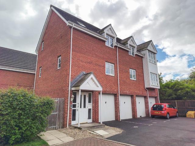 Flat for sale in Pelaw, Tyne And Wear