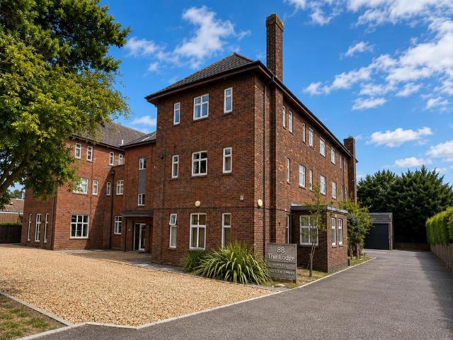 Flat for sale in Corby Village, Corby