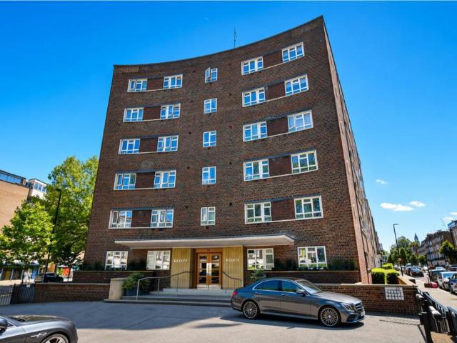 Flat for sale in Marylebone, Greater London