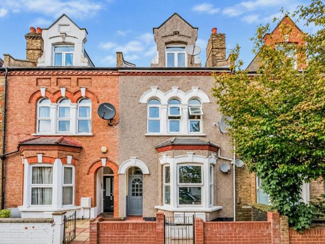 Flat for sale in Harringay Ladder, Greater London