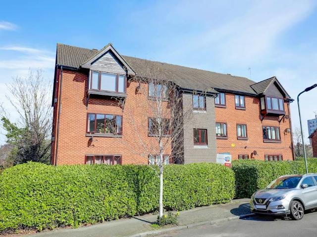 Flat for sale in London Borough of Bromley, Greater London