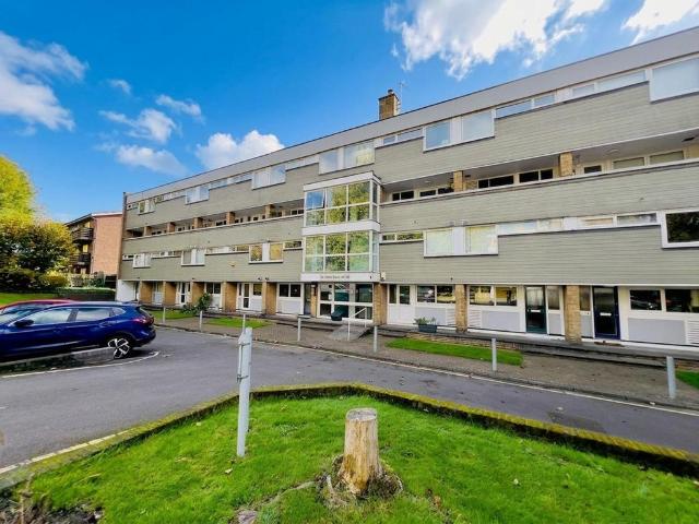 Flat for sale in Beckenham, Greater London