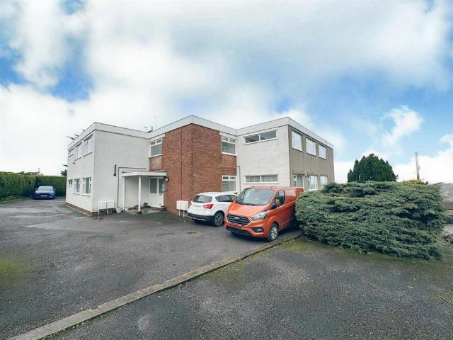 Flat for sale in Worlebury, Weston-super-mare
