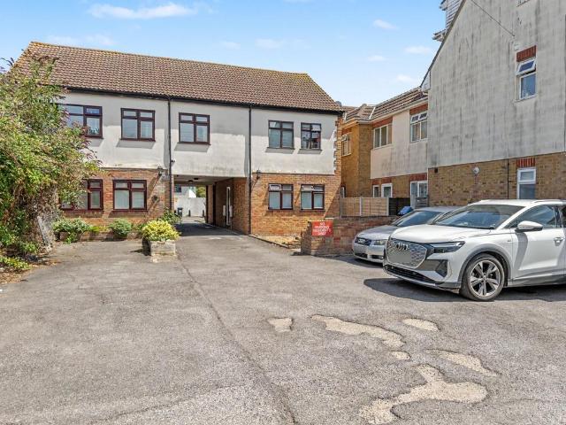 Flat for sale in North Shoebury, Alton Barnes