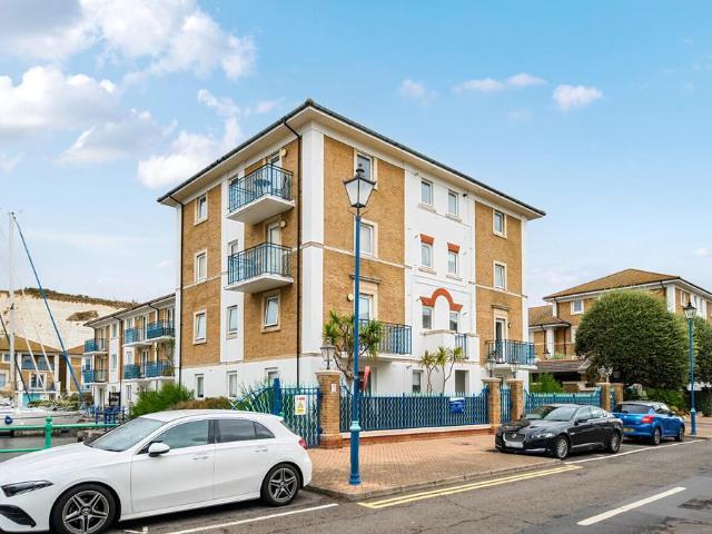 Flat for sale in Roedean