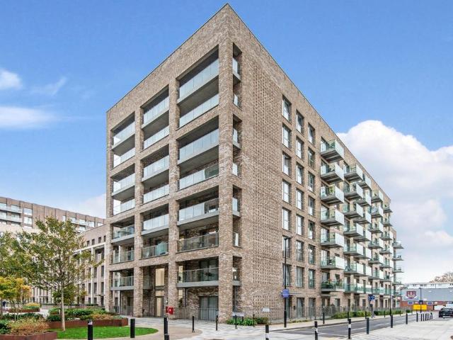 Flat for sale in Upton Park, Greater London