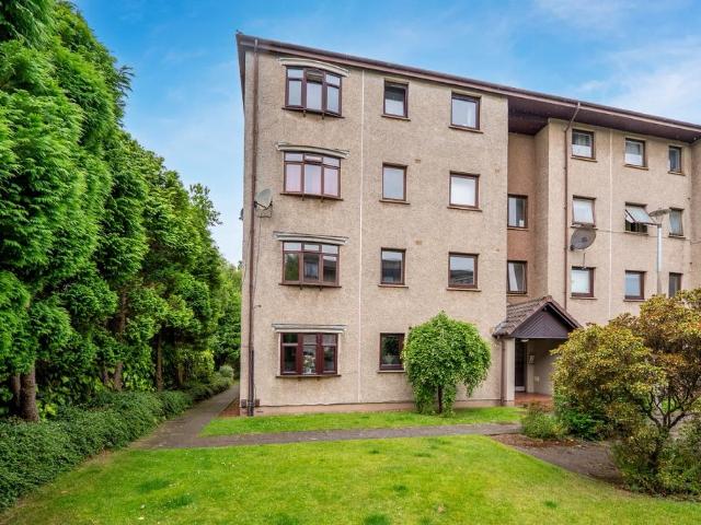 Flat for sale in Hillside, Leith