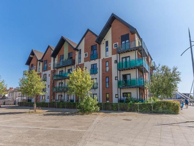 Flat for sale in Wales