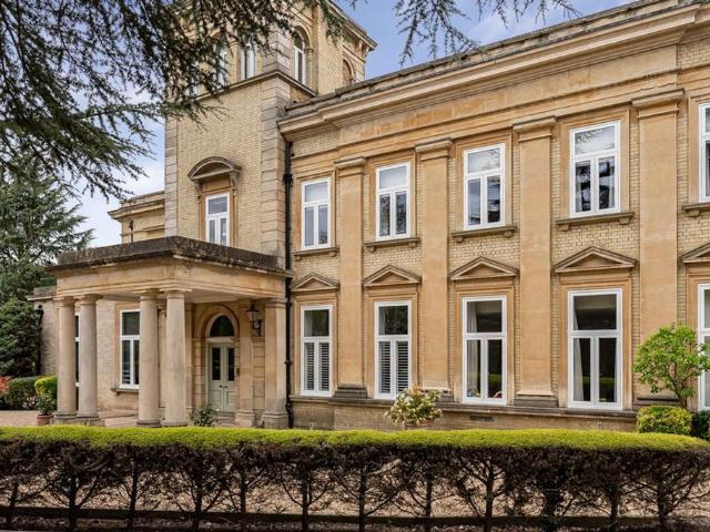 Flat for sale in Bengeo, East Hertfordshire