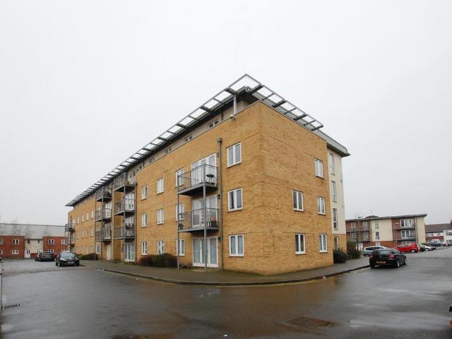Flat for sale in Sudbury, Greater London