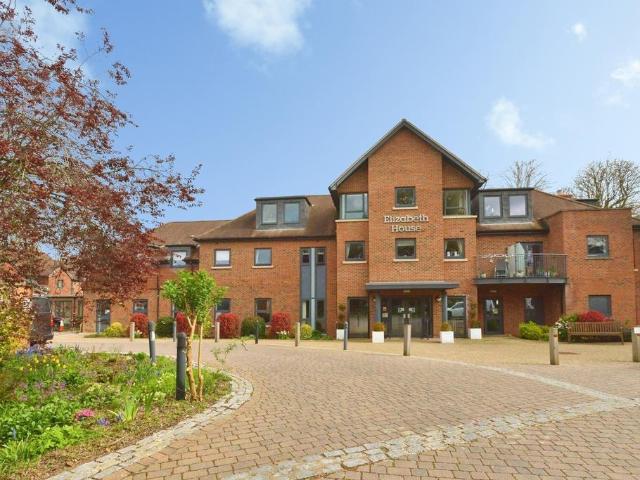 Flat for sale in Calverton End, Milton Keynes