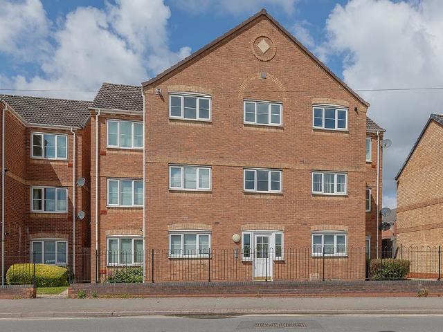 Flat for sale in Bloomfield, Tipton