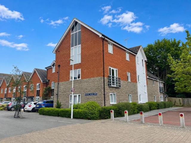 Flat for sale in Oad Street, Kent