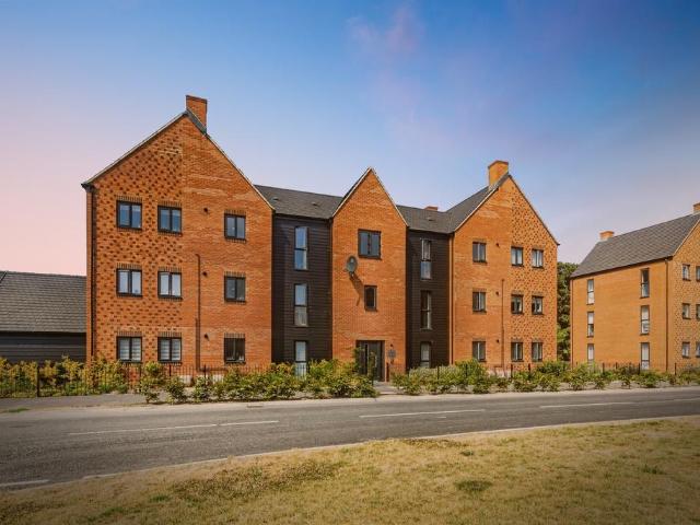 Flat for sale in Hounsome Fields, Priest Down