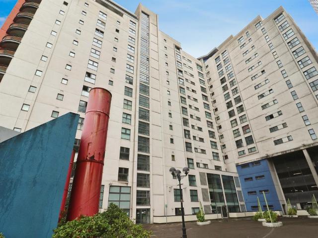 Flat for sale in Crockherbtown, Falcon Lodge