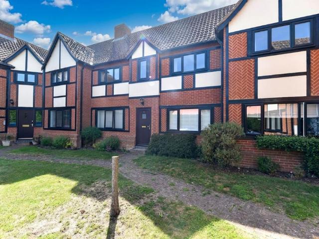 Flat for sale in Huntingdon, Cambridgeshire