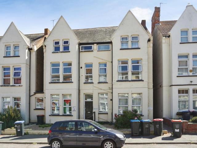 Flat for sale in Cliftonville West, Acol