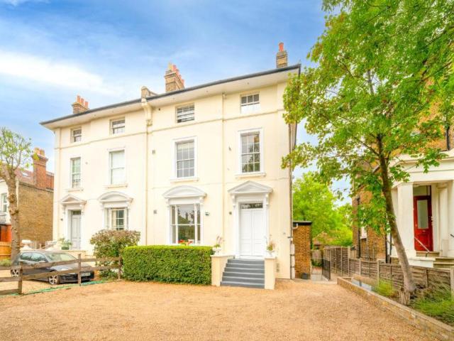 Flat for sale in Kidbrooke, Greater London