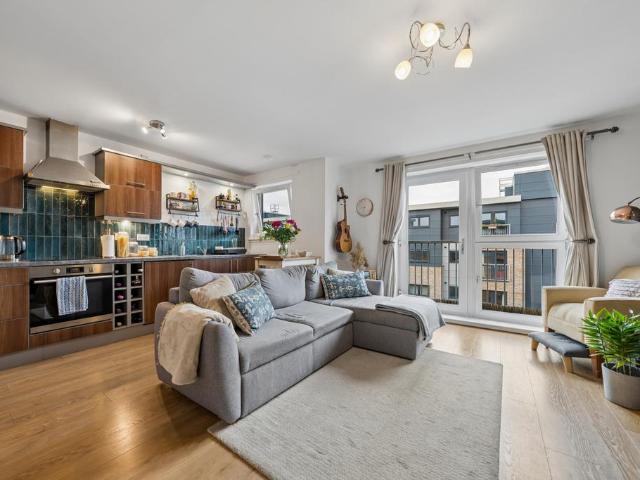 Flat for sale in Strathbungo, Scotland