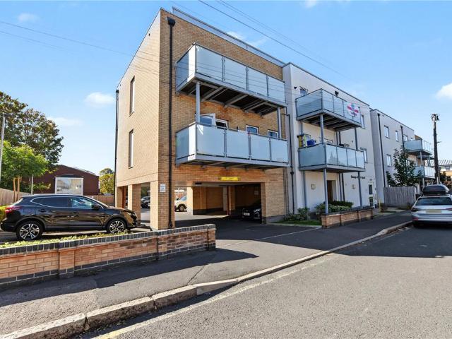 Flat for sale in Crook Log, Greater London