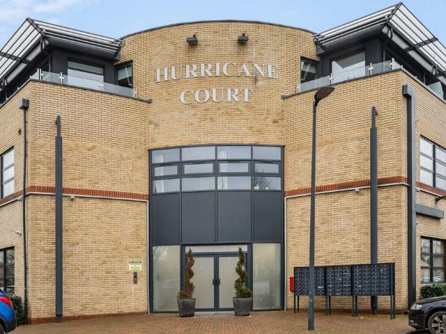 Flat for sale in Slough
