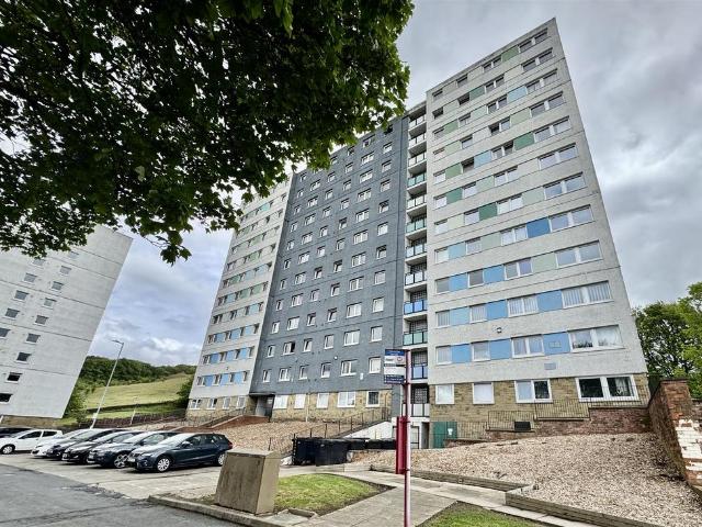 Flat for sale in Long Lee, West Yorkshire