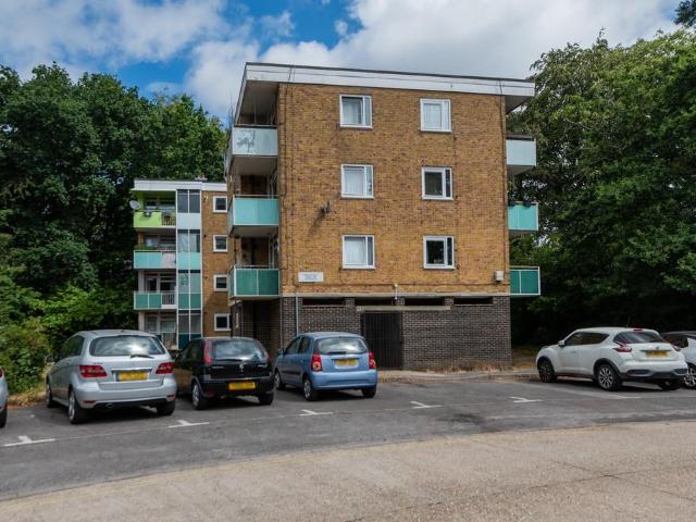 Flat for sale in Hollybrook, City Of Southampton