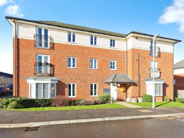 Flat for sale in Ratling, Ash