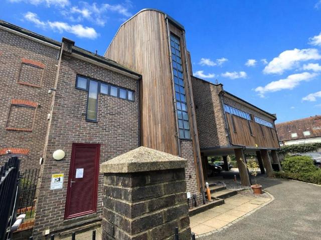 Flat for sale in Littlecote, West Sussex
