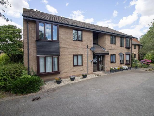 Flat for sale in Stanford On Avon, Leicestershire