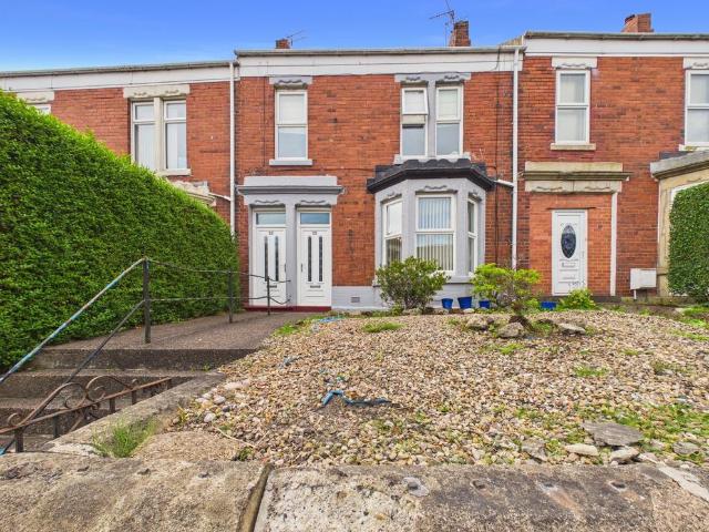 Flat for sale in Pelaw, Tyne And Wear