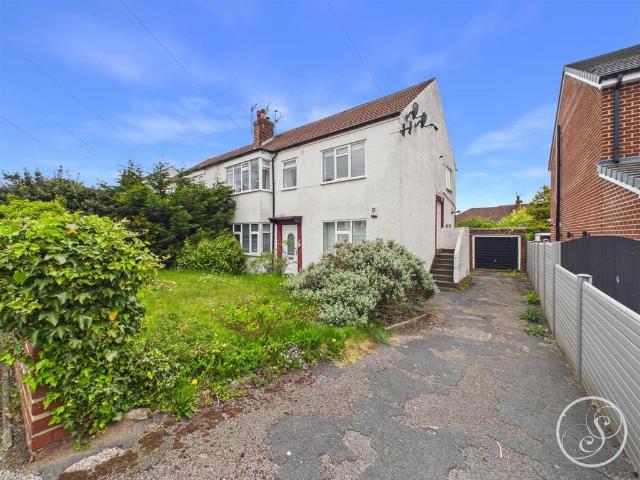 Flat for sale in Alwoodley, West Yorkshire