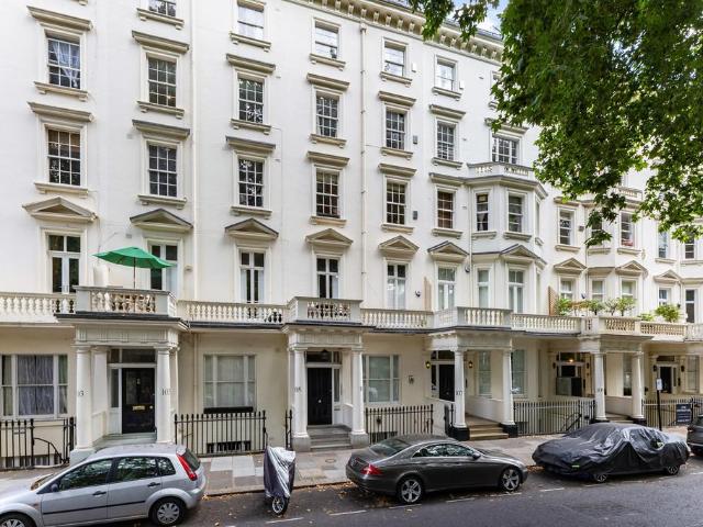 Flat for sale in Pimlico, Greater London