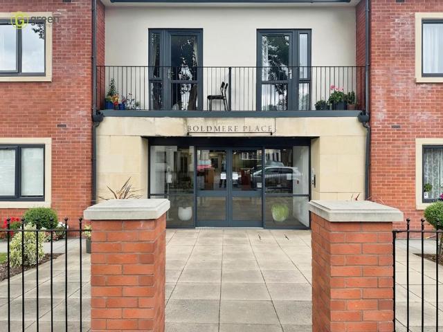 Flat for sale in Boldmere, Birmingham
