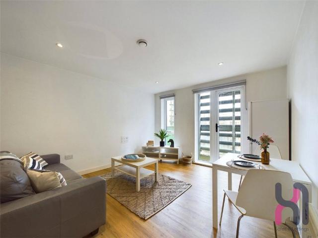 Flat for sale in Georgia, Greater Manchester