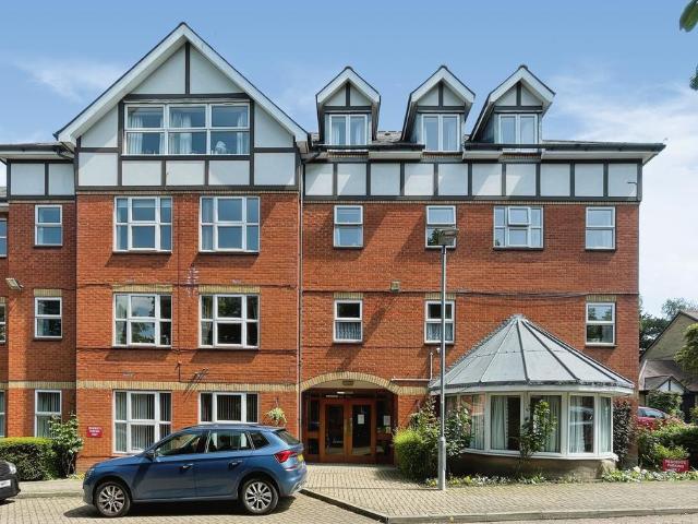 Flat for sale in King's Walden, Hertfordshire