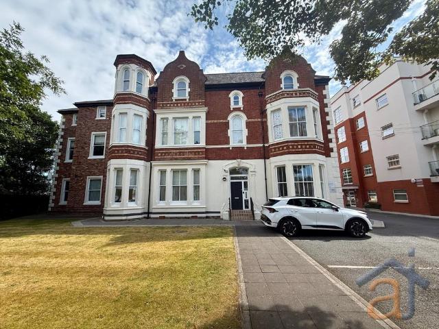 Flat for sale in Waterloo, Great Crosby