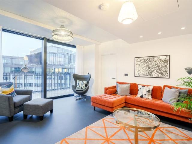 Flat for sale in London Borough of Hammersmith and Fulham, Greater London
