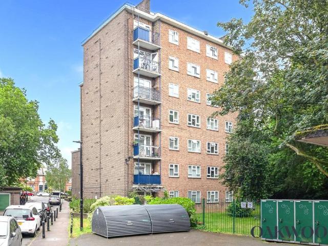 Flat for sale in Stoke Newington, Greater London