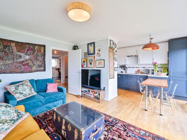 Flat for sale in Rotherhithe, Greater London